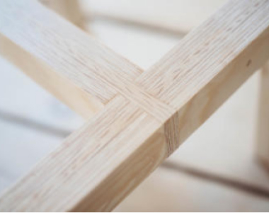 Mounting parts in metal and wood for glass objects